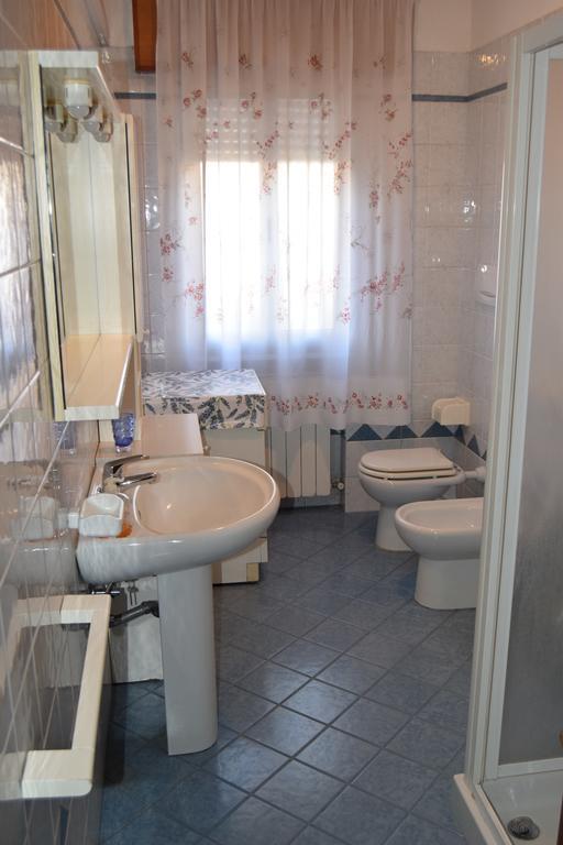 مخرج سبينيا Casa Vacanza E Per Lavoro Elena E Carla المظهر الخارجي الصورة