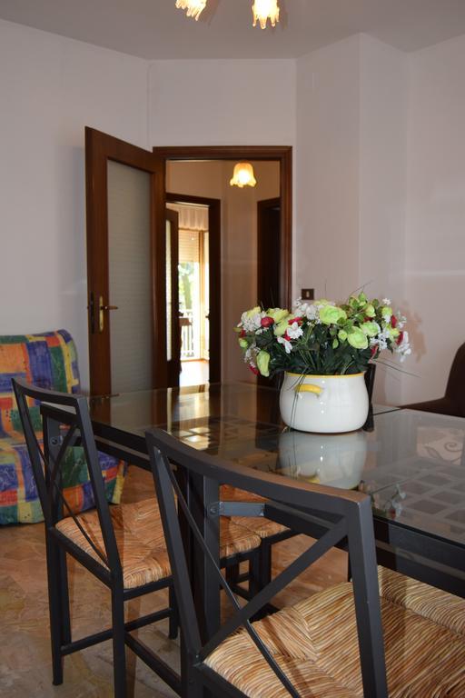مخرج سبينيا Casa Vacanza E Per Lavoro Elena E Carla المظهر الخارجي الصورة